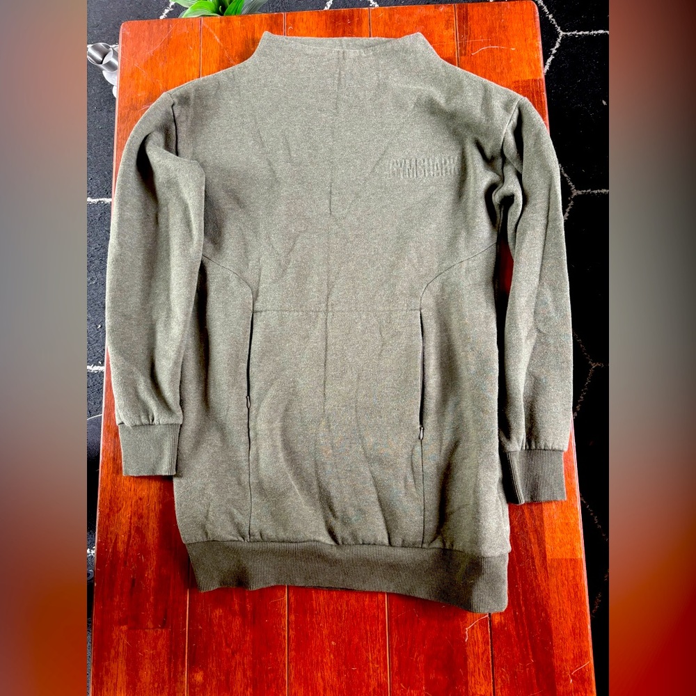 Gymshark Sweater pistachio color